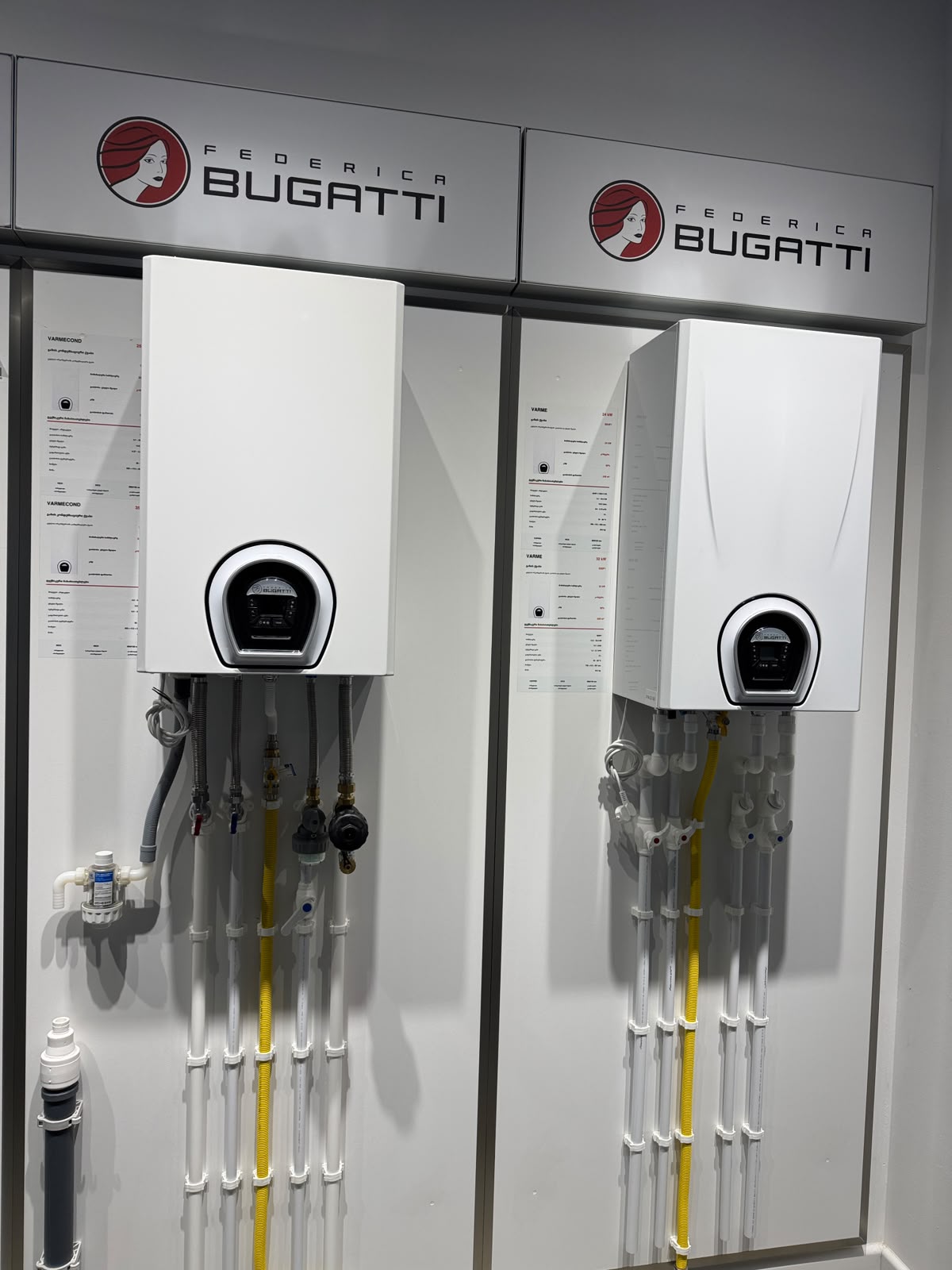Tiflis'teki ESB Group showroom'unda Federica Bugatti Varmecond ve Varme kombileri
